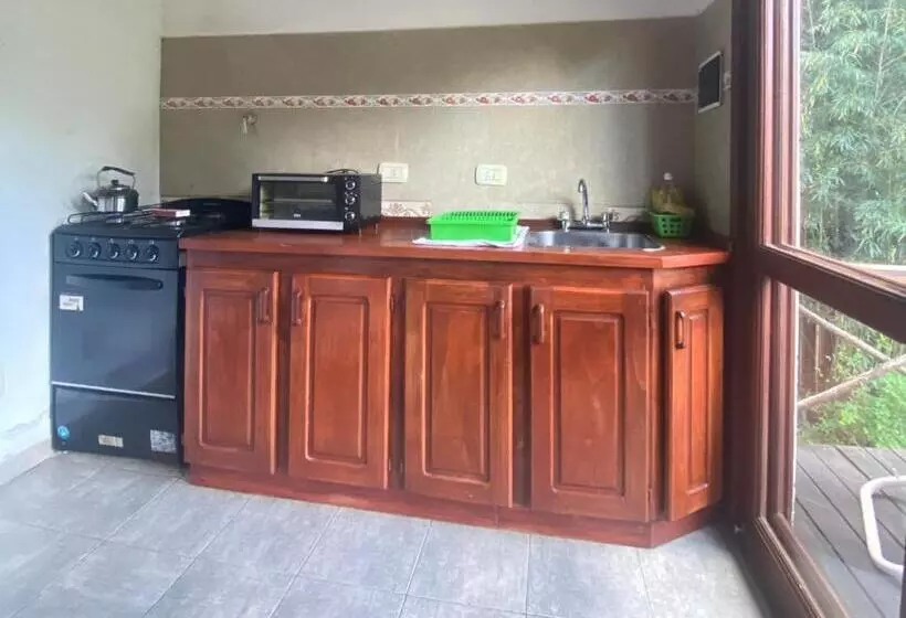 Retkeilymaja Victoria Cabañas