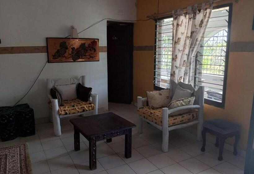 پانسیون Fred Hunter Villa