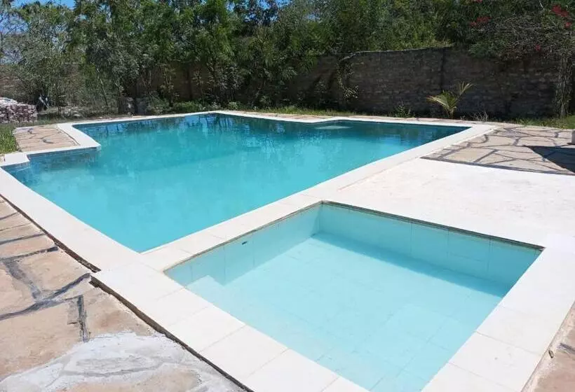 پانسیون Fred Hunter Villa