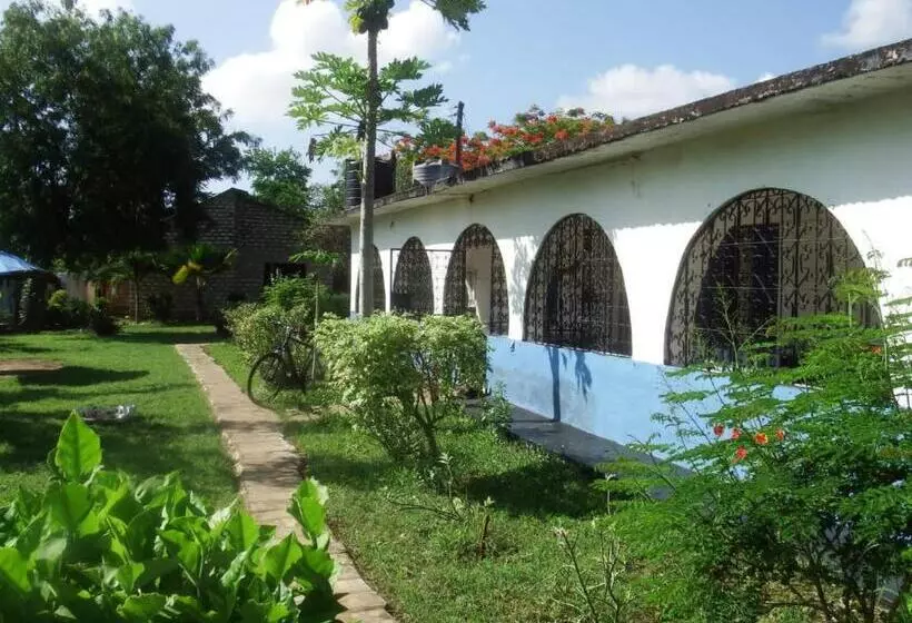 پانسیون Fred Hunter Villa