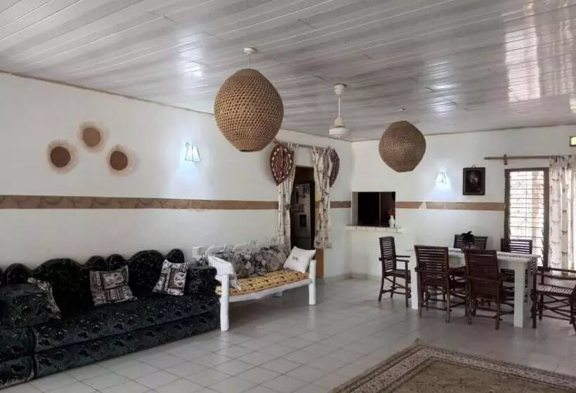 پانسیون Fred Hunter Villa