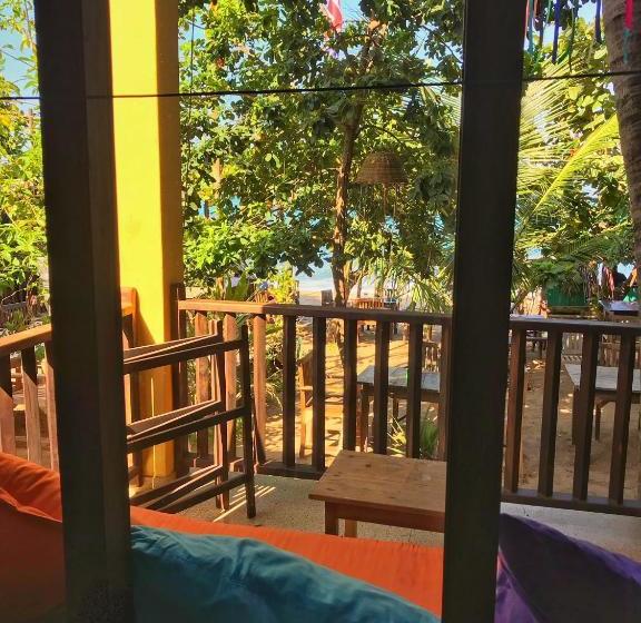 פנסיון Gecko Restaurant & Rooms