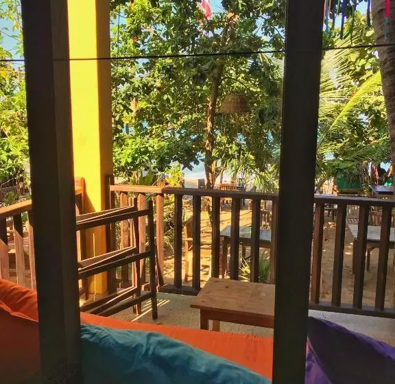 ペンション Gecko Restaurant & Rooms