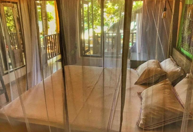 פנסיון Gecko Restaurant & Rooms