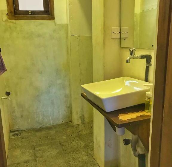 פנסיון Gecko Restaurant & Rooms