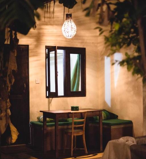 פנסיון Gecko Restaurant & Rooms