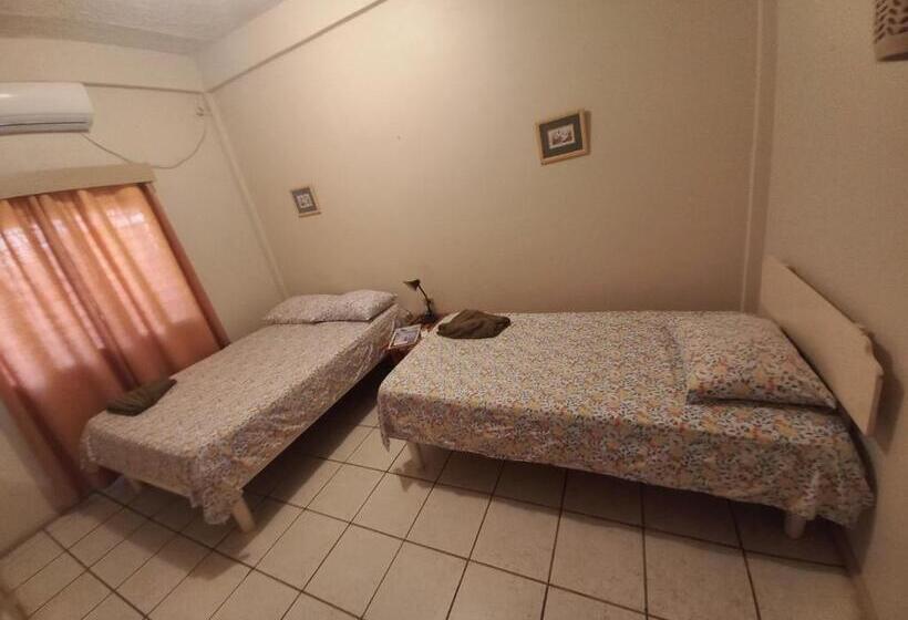 بنسيون The Seaside Garden Guesthouse