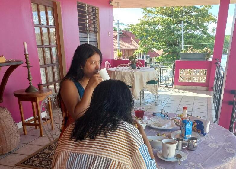 بنسيون The Seaside Garden Guesthouse