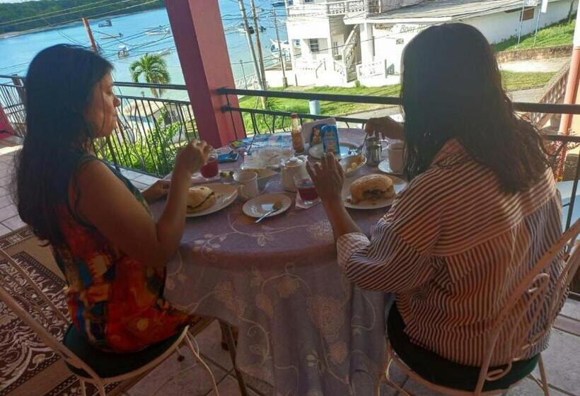 بنسيون The Seaside Garden Guesthouse