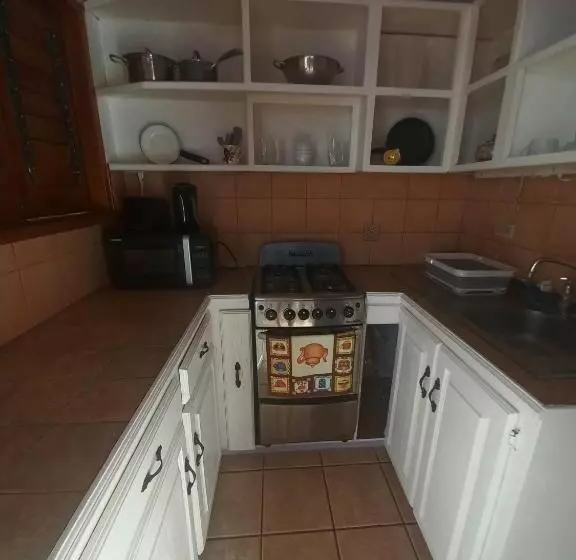 پانسیون The Seaside Garden Guesthouse