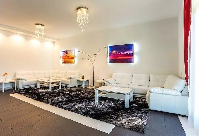 Pensió Complex Europe