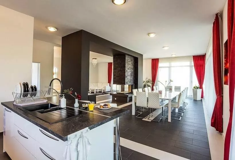 Pensió Complex Europe