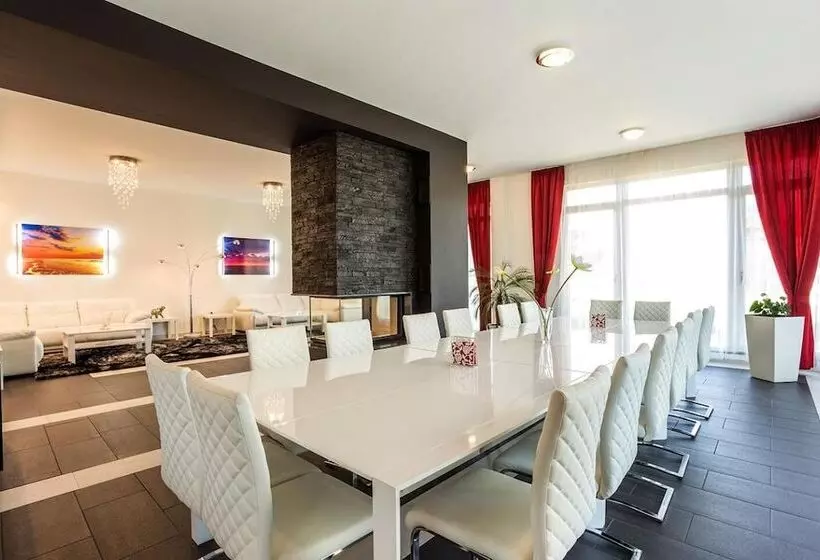 Pensió Complex Europe