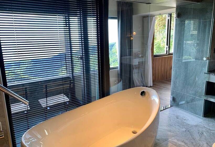 پانسیون Something Easy Inn