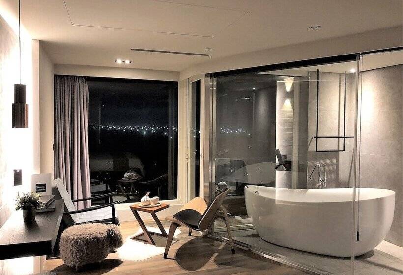 پانسیون Something Easy Inn