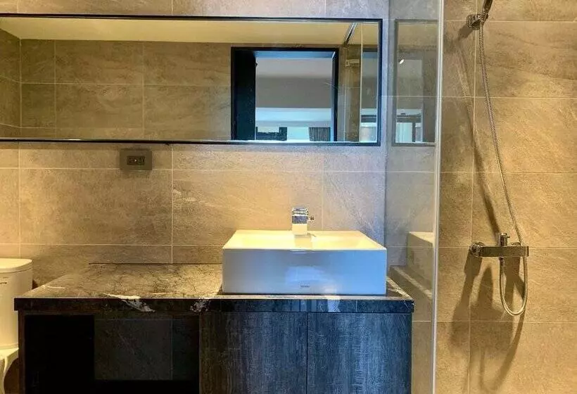 پانسیون Something Easy Inn