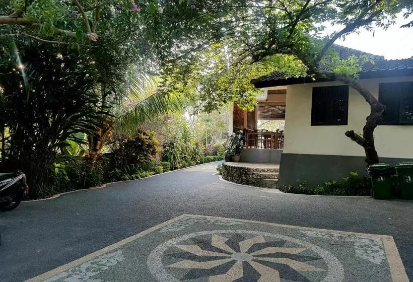 ペンション Tregge Surf Camp Uluwatu