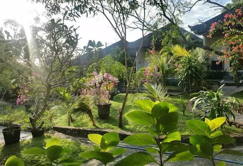 ペンション Tregge Surf Camp Uluwatu