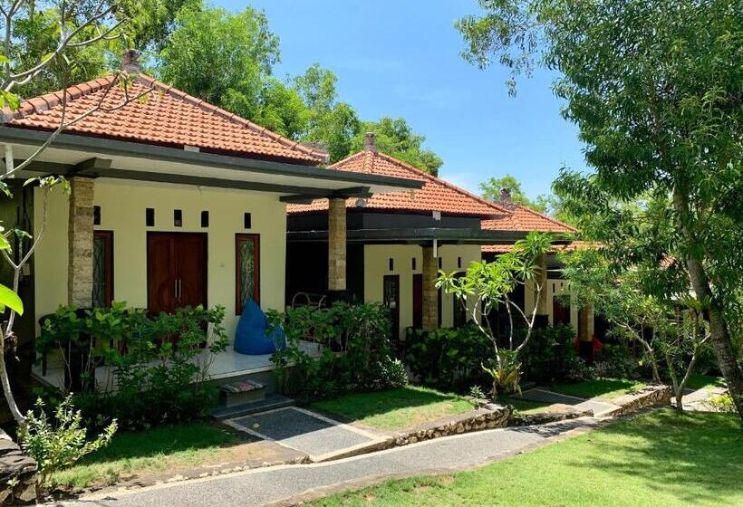 פנסיון Tregge Surf Camp Uluwatu