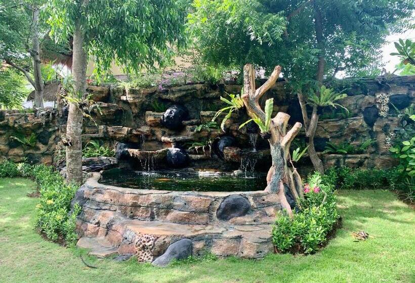 פנסיון Tregge Surf Camp Uluwatu