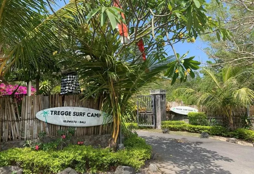 ペンション Tregge Surf Camp Uluwatu