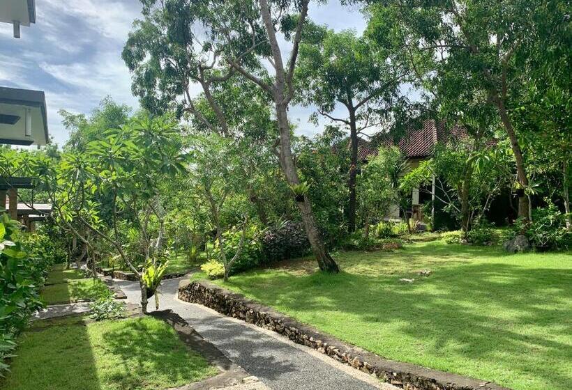 פנסיון Tregge Surf Camp Uluwatu