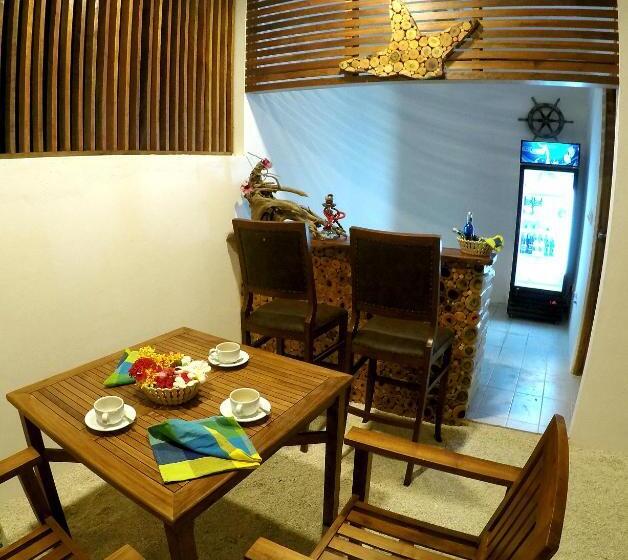 پانسیون Dhiffushi White Sand Beach