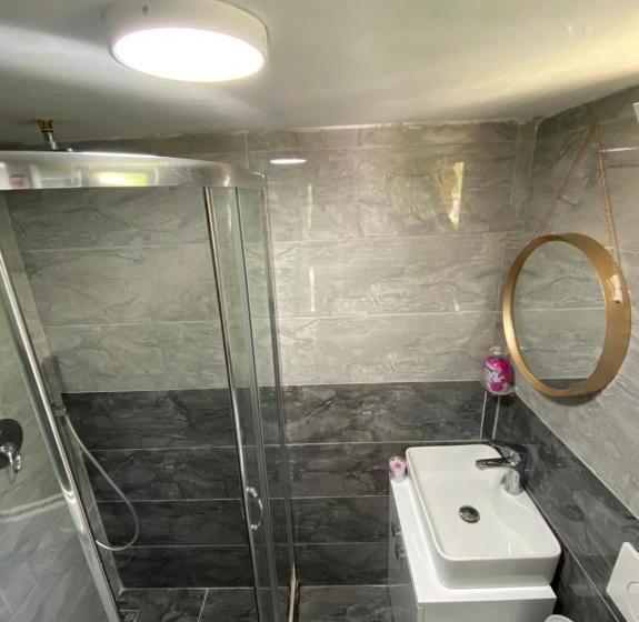 פנסיון Guesthouse Marashi