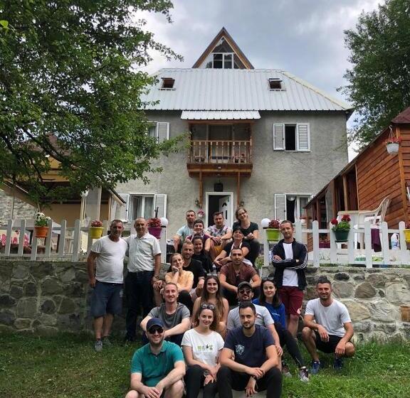 פנסיון Guesthouse Marashi