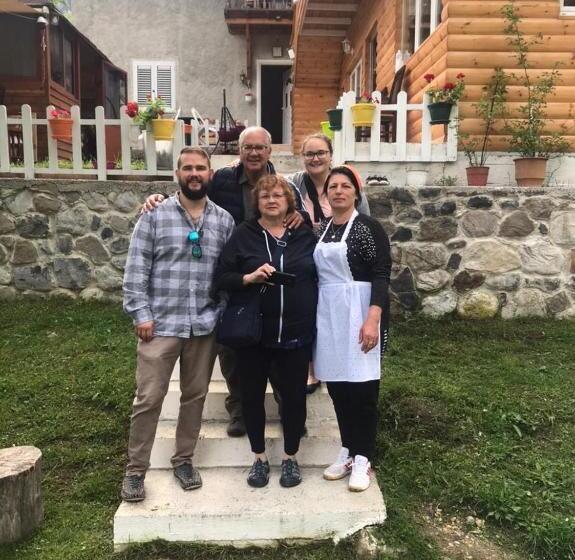 פנסיון Guesthouse Marashi