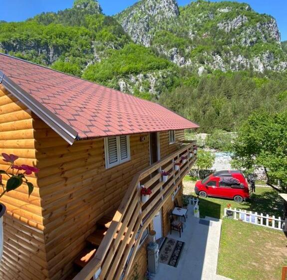 פנסיון Guesthouse Marashi