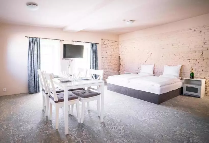 Majatalo Penzion Papírna