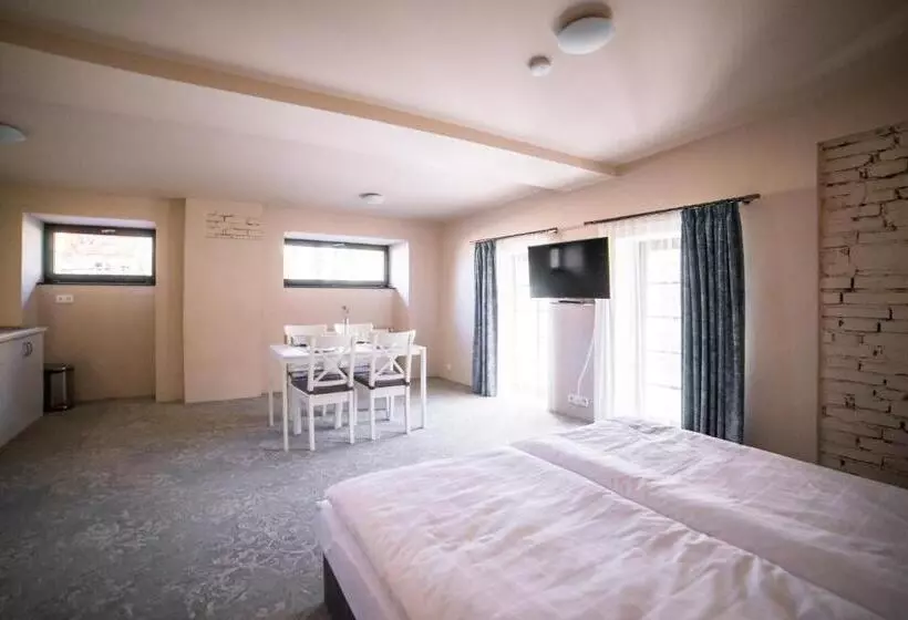 Majatalo Penzion Papírna