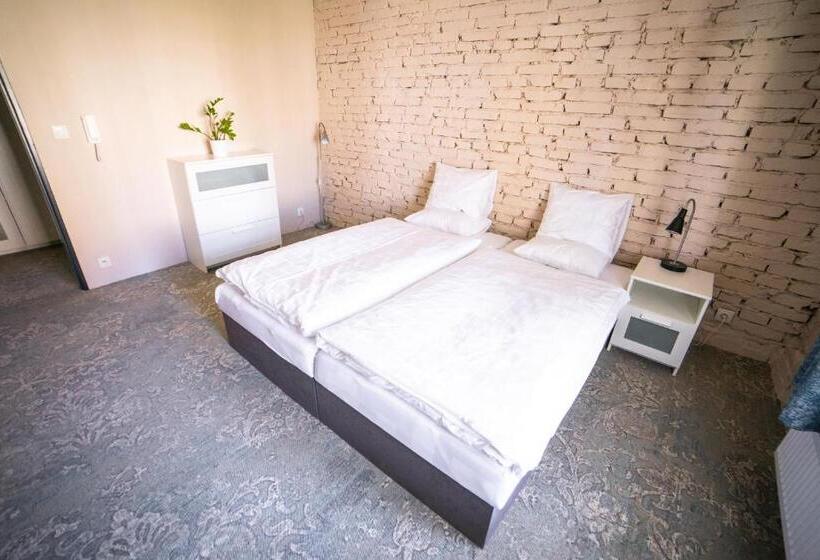 פנסיון Penzion Papírna