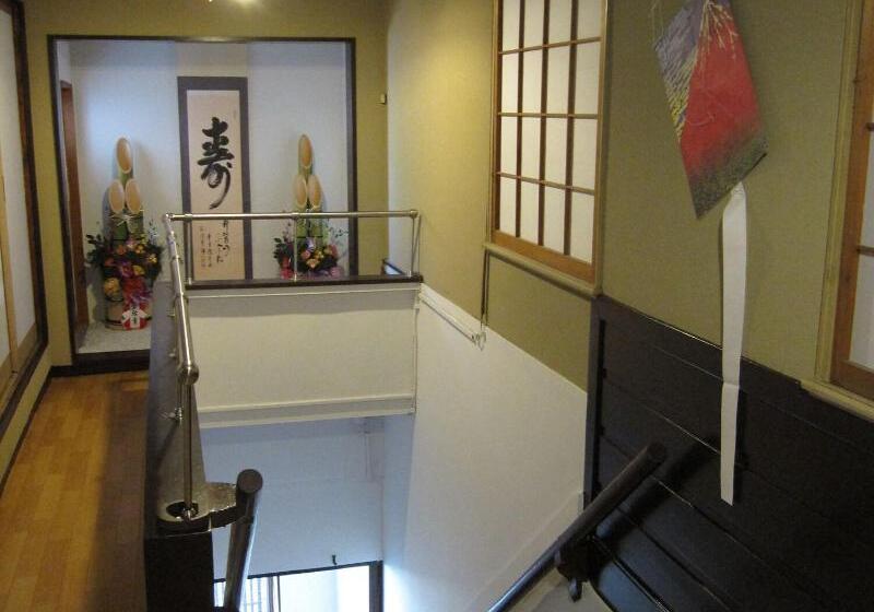 פנסיון Sugiya Guest House   Hostel