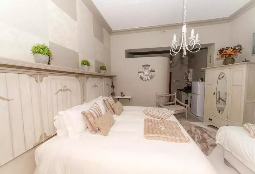 پانسیون Tarentaalrand Guesthouse