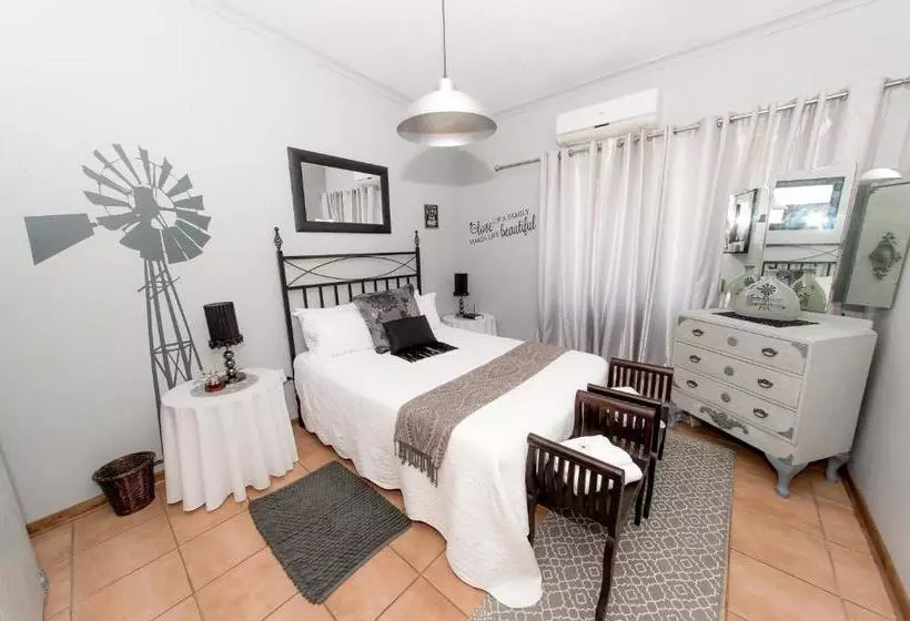 پانسیون Tarentaalrand Guesthouse