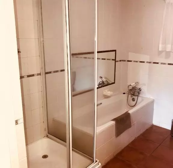 Hlalanathi Drakensberg Resort