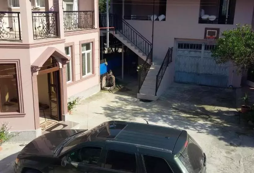 پانسیون Guest House Roman/gonio