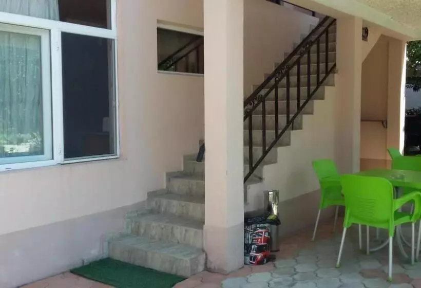 پانسیون Guest House Roman/gonio