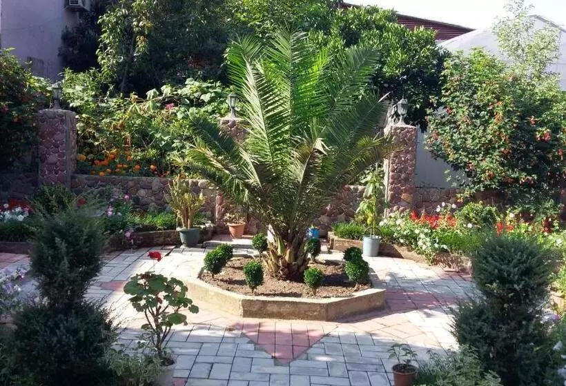 پانسیون Guest House Roman/gonio