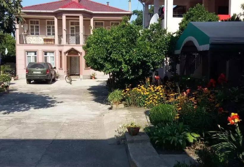 پانسیون Guest House Roman/gonio