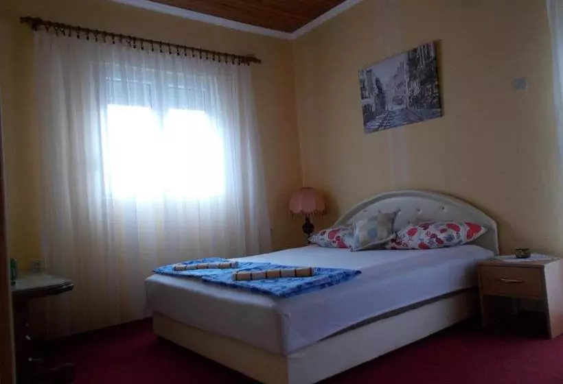 پانسیون Guesthouse Feel Lake