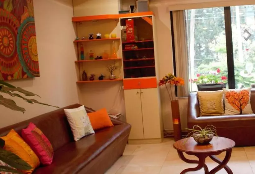 Pension Hostal Kolibri B&b