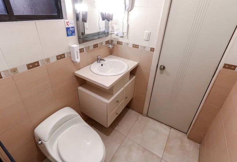 Pensionat Hostal Kolibri B&b