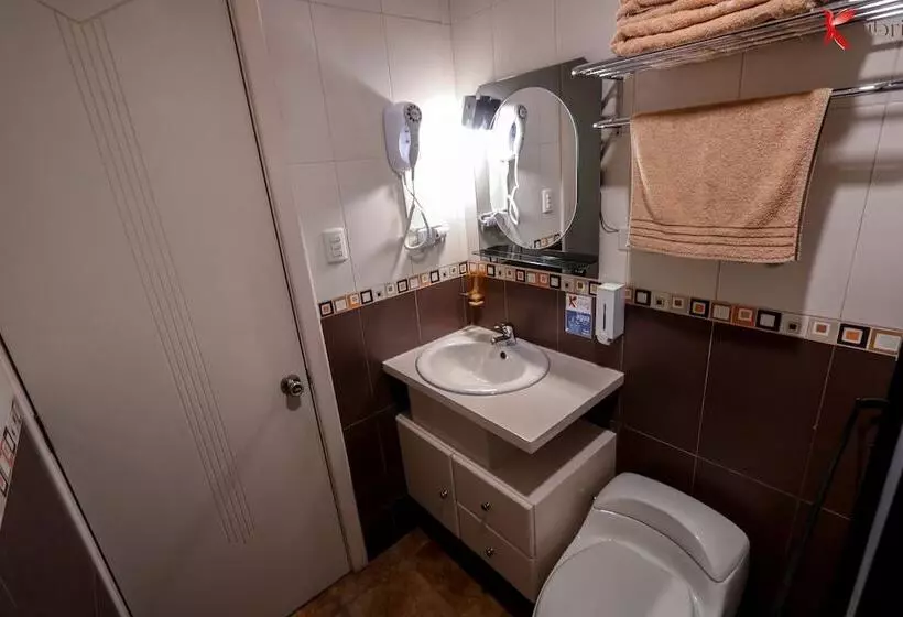 Pension Hostal Kolibri B&b