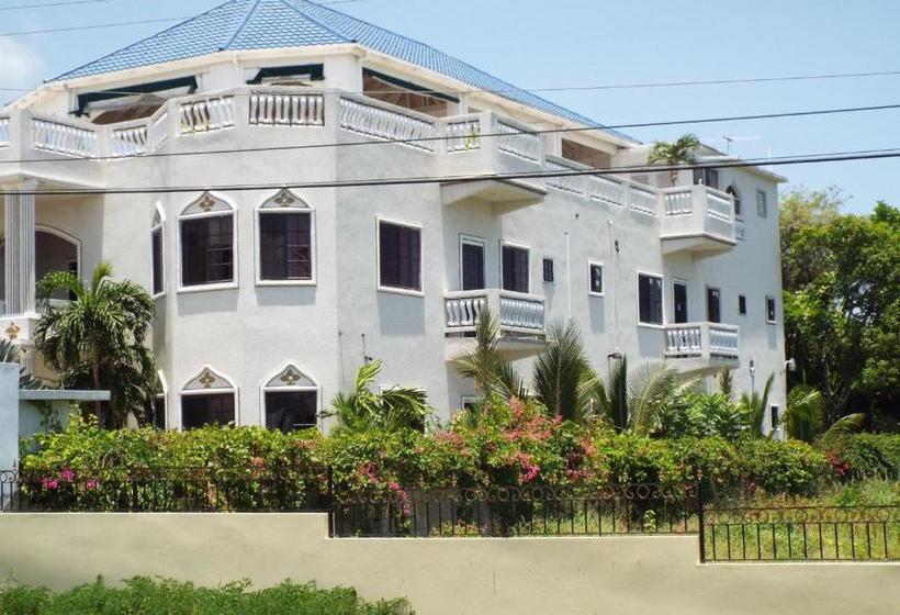 پانسیون Little Savoy Guest House