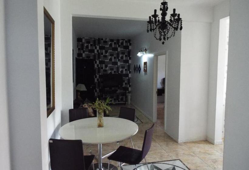 پانسیون Little Savoy Guest House