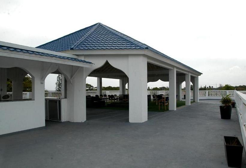 پانسیون Little Savoy Guest House