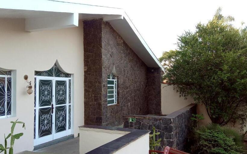 پانسیون Hostel E Pousada Solar